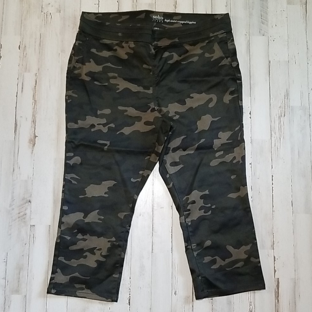 camo crop leggings